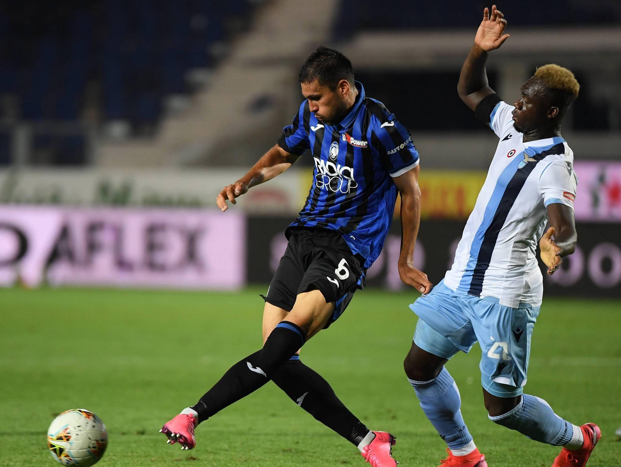 并在禁区边 并在禁区边