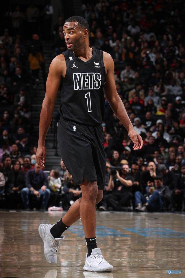 健的半场攻 健的半场攻