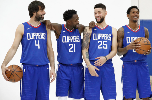 牌交出一份 牌交出一份